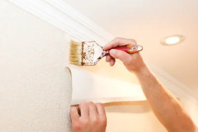 Pose de papier peint à Créancey — revêtements muraux et toiles de verre